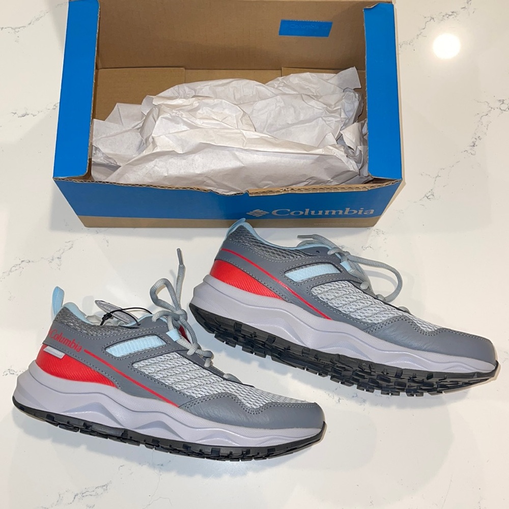 Columbia Waterproof hiking shoes NWT